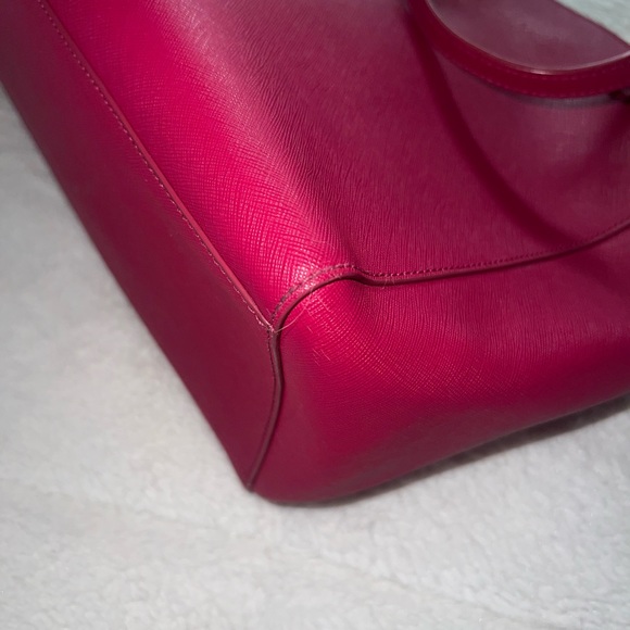 Tory Burch pink saffiano leather tote!π©· - Picture 13 of 17